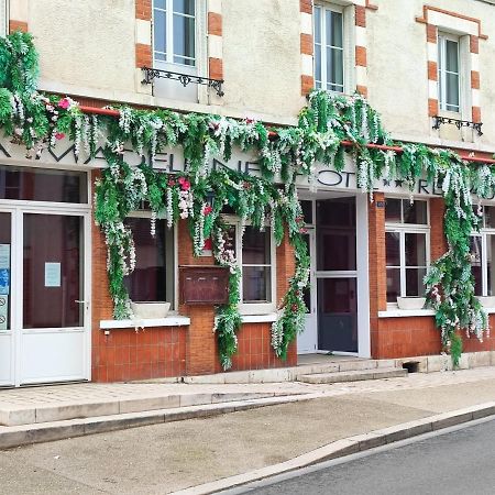 Отель La Madeleine Saint-Benoit-sur-Loire Экстерьер фото