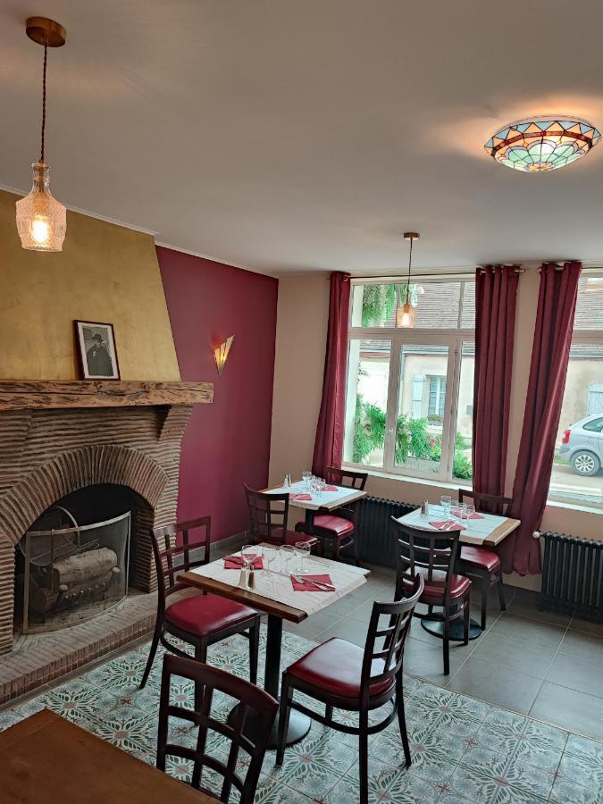 Отель La Madeleine Saint-Benoit-sur-Loire Экстерьер фото