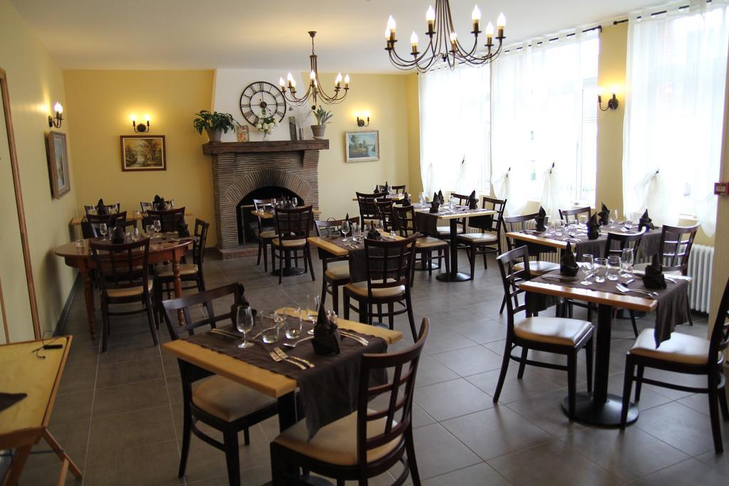 Отель La Madeleine Saint-Benoit-sur-Loire Экстерьер фото
