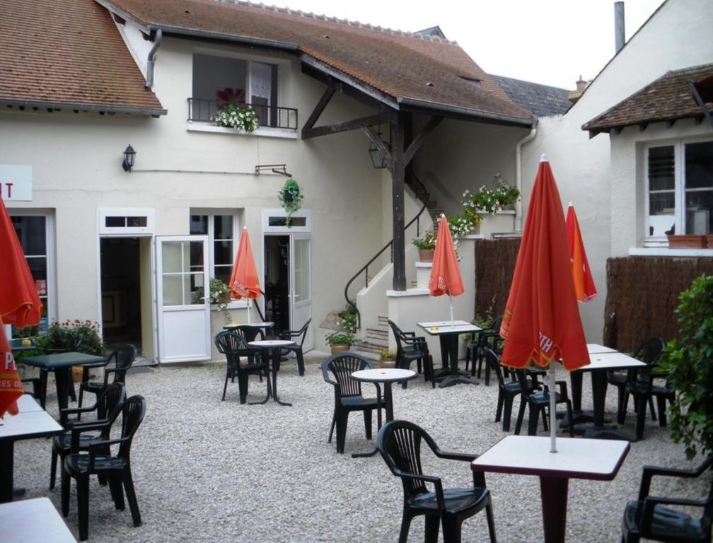 Отель La Madeleine Saint-Benoit-sur-Loire Экстерьер фото